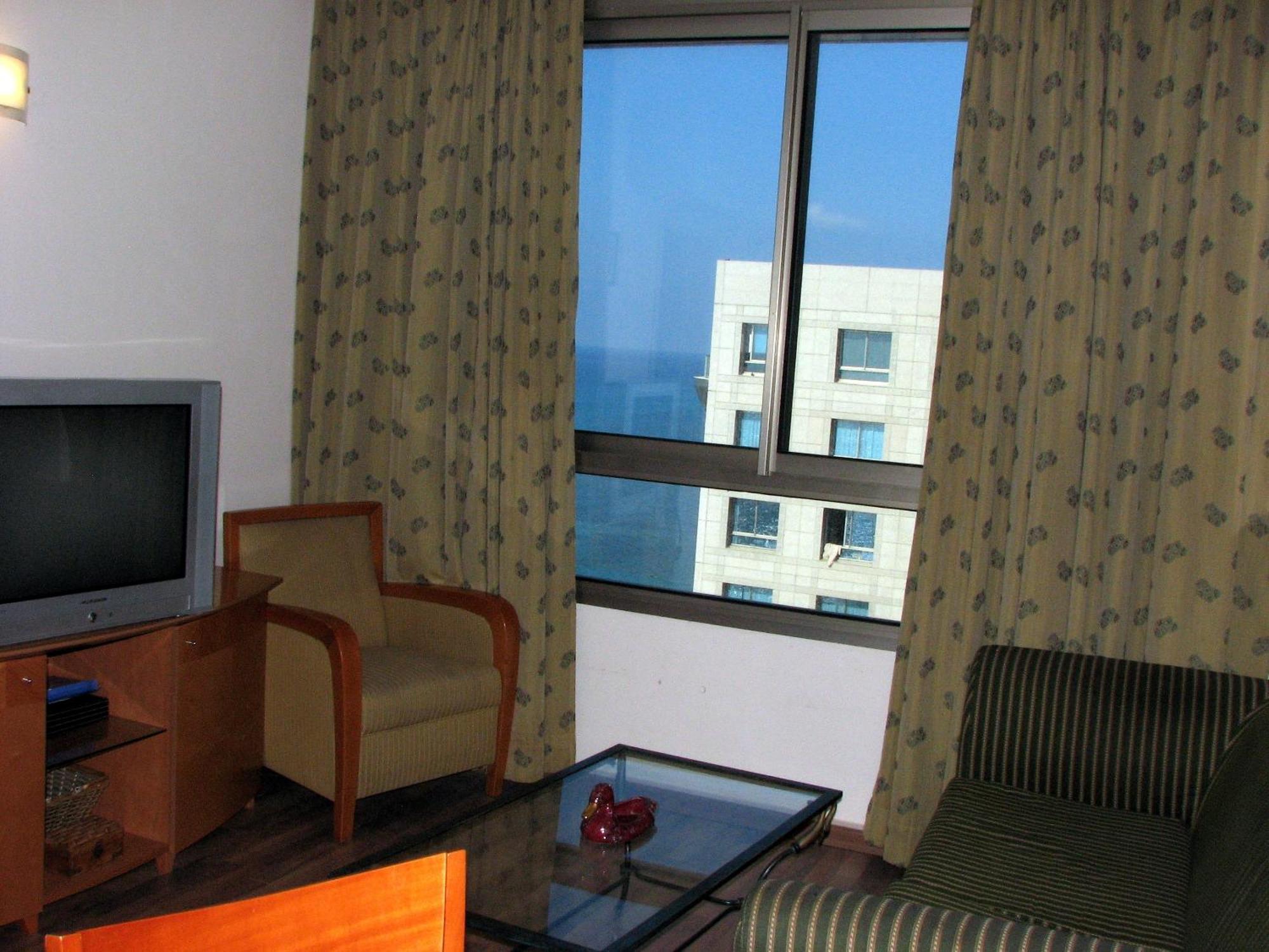 Apartments On The Beach Haifa Buitenkant foto