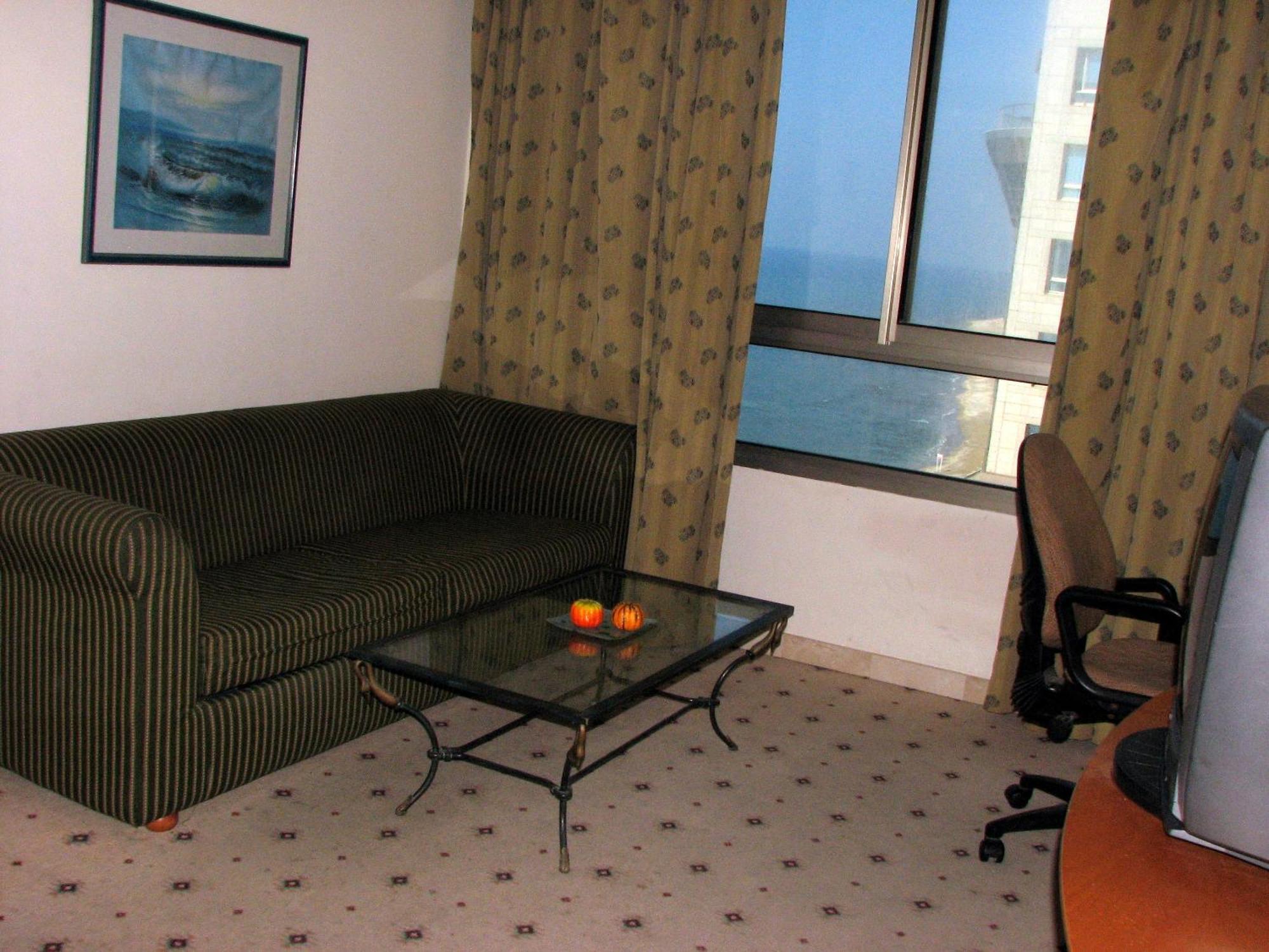 Apartments On The Beach Haifa Buitenkant foto