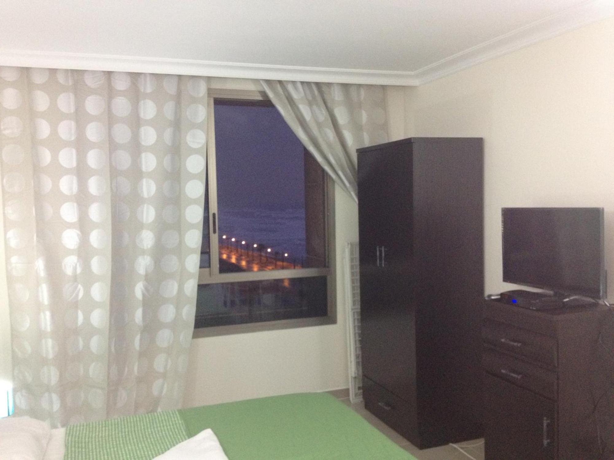Apartments On The Beach Haifa Kamer foto